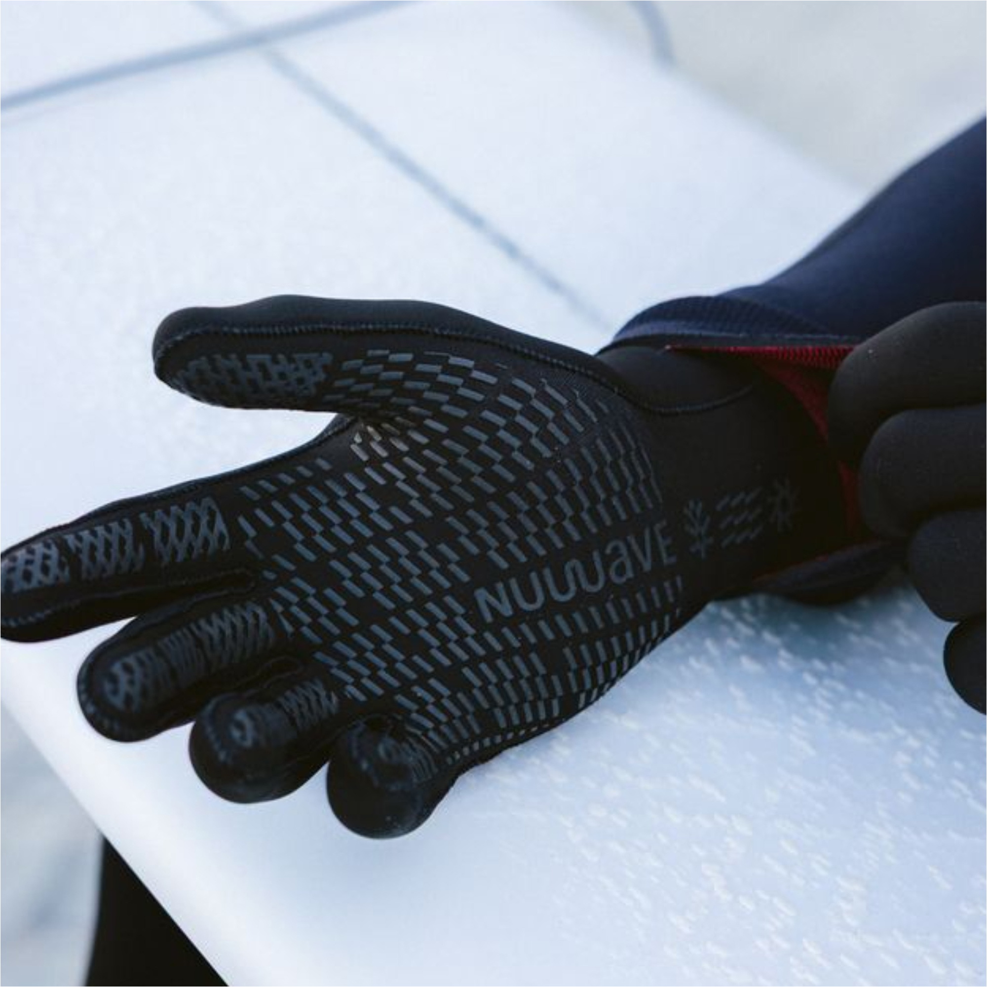 2026 C-Skins Nuwave 3mm Gloves CGLNW - Black